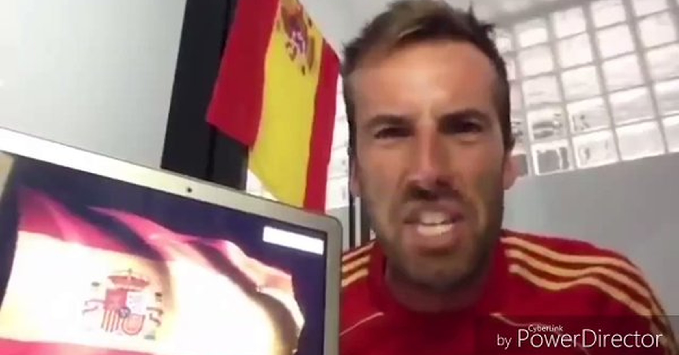 AVE_64751_82e48c0119a14a91909c010e4f537019_otros_video_alvaro_ojeda_se_pasa_de_potencia_con_su_golpe_en_la_mesa_thumb_fb